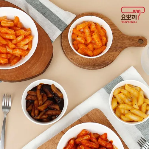 Miniatura 7 de Yopokki Taza Instantánea de Tteokbokki (Mantequilla de Cebolla, 2 Tazas) Comida callejera coreana con salsa sabor a mantequilla de cebolla. Pastel