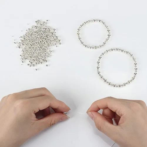 Miniatura 5 de (R) Cuentas metálicas redondas chapadas en plata lisas surtidas tamaño jumbo, paquete de 2100 piezas Plata 2100 piezas tamaño mixto
