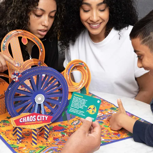 Miniatura 7 de Search Party: Chaos at the Park — A 3D Search and Find Adventure Game- Juegos para Adultos y Familias de What Do You Meme?