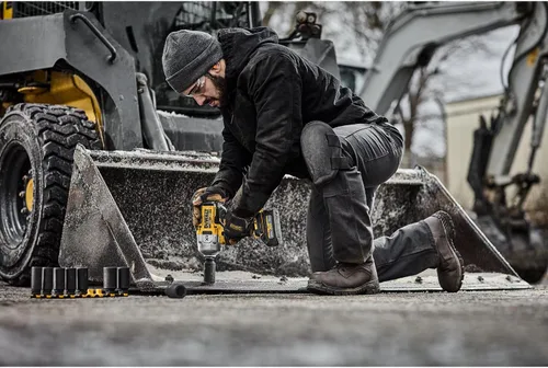 Miniatura 13 de DEWALT Kit de llave de impacto inalámbrica 20V MAX XR de 3/4 pulgadas con batería POWERSTACK y cargador (DCF964GH1)