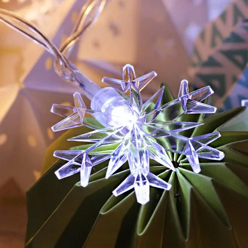 Miniatura 6 de WesGen - Guirnalda de luces de Navidad, tira de luces de copo de nieve, funciona con pilas, impermeable, 20 pies, 40 luces LED para Navidad, jardín