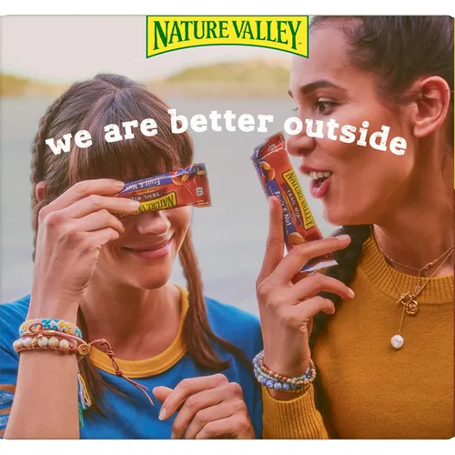 Miniatura 23 de Nature Valley Barras de granola masticables de frutas y nueces, nueces de chocolate negro, 6 barras, 7.4 onzas