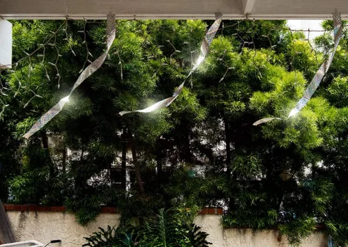 Miniatura 3 de Cinta holográfica iridiscente para asustar a pájaros, 2 pulgadas x 25 pies de largo, cinta flash para pájaros