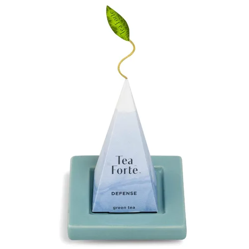 Miniatura 7 de Juego de regalo de té de 3 piezas de Tea Forte Wellbeing; incluye taza de té con tapa en color azul claro, bandeja de té y 10 bolsas de infusor