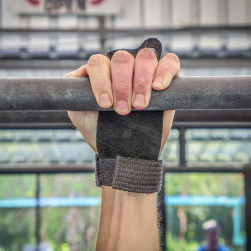 Miniatura 3 de WOD Nation Empuñaduras de gimnasia con barra perfectas para entrenamiento de dominadas, pesas rusas. Empuñaduras de mano para entrenamiento cruzado