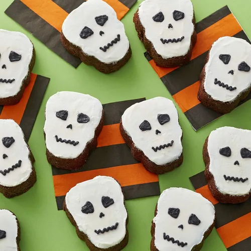Miniatura 7 de Wilton Molde de silicona antiadherente de calavera de Halloween, 6 cavidades