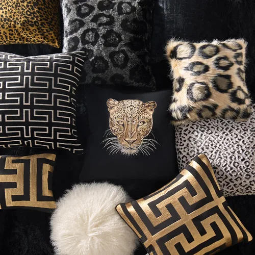 Miniatura 5 de Z Gallerie Namir - Almohada bordada de leopardo de 22 pulgadas, lujosa manta decorativa de terciopelo negro con funda extraíble e inserto de plumas