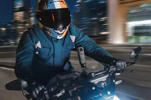 Miniatura 2 de Insta360 Paquete esencial de cámara de acción X5 8K 360
