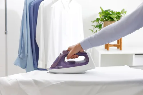 Miniatura 5 de Panasonic NI-S630 Plancha de vapor/seco – Hierro ergonómico de 1500 W con suela de cerámica y ranura en forma de U – Apagado automático y unidad