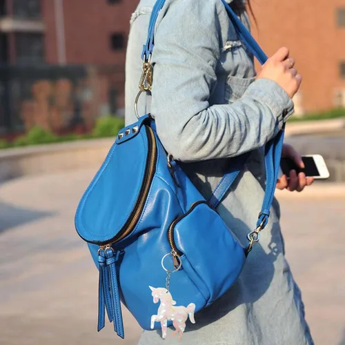 Miniatura 9 de GuassLee 15 llaveros de lentejuelas para niños y niñas, recuerdos de fiesta, mochila de unicornio y sirena, llaveros a granel para niños, premios
