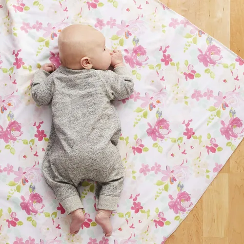 Miniatura 5 de BreathableBaby Paquete de 2 mantas y envolturas activas, narval y puntos dorados, tela ligera de alta calidad, 47 x 47 pulgadas, manta multiusos