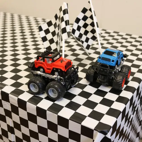Miniatura 5 de Mantel desechable para fiestas con motivo de bandera de meta de carreras de automovilismo, a cuadros negros y blancos, de GIFTEXPRESS® (paquete de 2)
