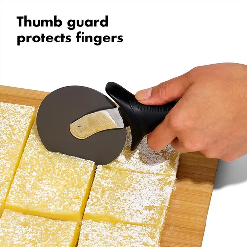 Miniatura 6 de OXO Good Grips - Rueda y cortador de pizza para sartenes antiadherentes
