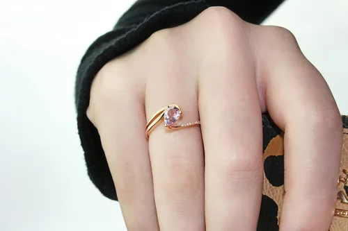 Miniatura 5 de Belantina Heartland By Beverley Mitchell 10K Rose Gold and Sterling Silver 7x9mm Amethyst & Diamond Accented Statement Ring
