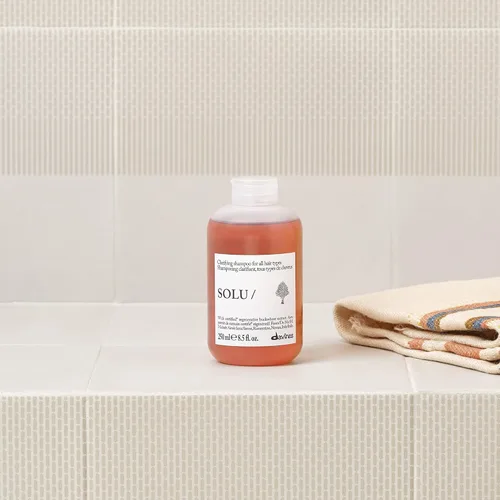 Miniatura 4 de Davines SOLU/Shampoo, Clarifying Cleanser for All Hair Types - Removes Product Build-Up, Residue & Pollutants - Deep Cleaning Formula with Buckwheat