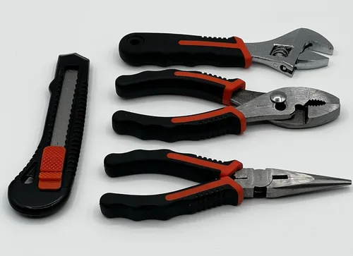 Miniatura 4 de BLACK+DECKER Juego de herramientas de reparación del hogar de 65 piezas con bolsa de herramientas