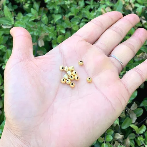 Miniatura 3 de 500 piezas de espaciador de melón corrugado de 0.157 in pequeñas cuentas sueltas de metal redondo de latón chapado en oro de 14 quilates