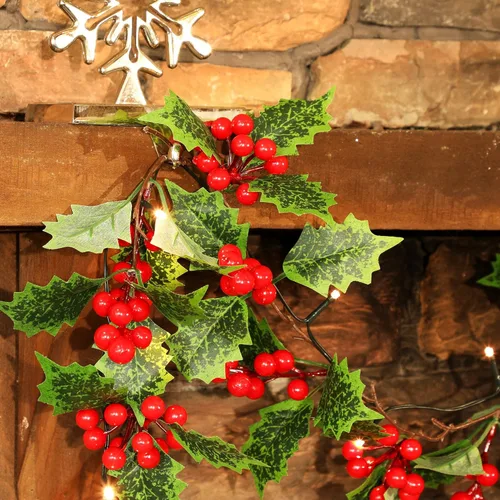 Miniatura 4 de ATDAWN - Guirnalda de Navidad Iluminada de Bayas Rojas de 7 Pies, Guirnalda Navideña Operada a Pilas con Luces, Guirnalda Artificial Flexible