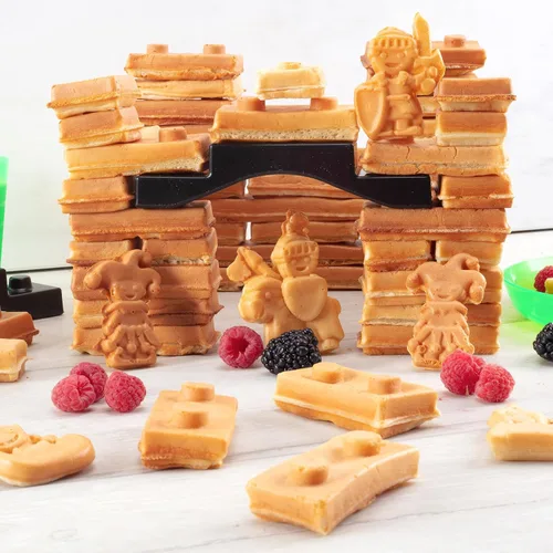 Miniatura 6 de Fantasy Castle Waffle Maker, hornea y construye un castillo de gofres o panqueques con forma de ladrillos, caballeros, princesas, dragones y más