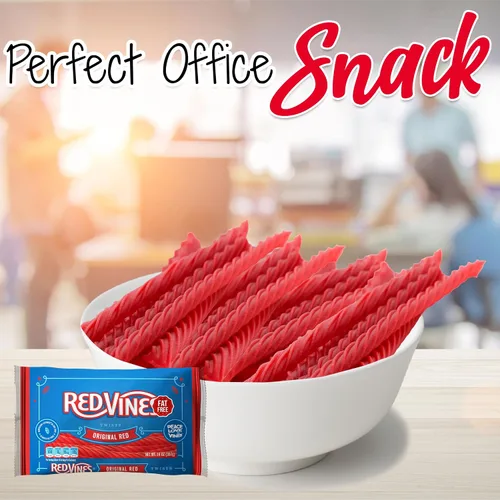 Miniatura 8 de RedVines - Regaliz rojo a granel, paquete de 3, giros originales de regaliz rojo, regaliz suave y masticable, dulces de San Valentín a granel, sin