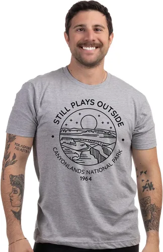 Miniatura 78 de Camiseta de senderismo Still Plays Outside Divertida camiseta para excursionista, camping, campista, al aire libre, hombres y mujeres