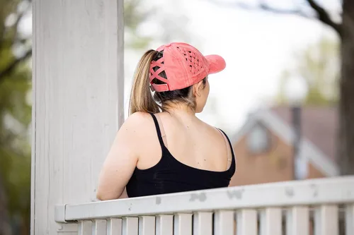 Miniatura 6 de Funky Junque - Sombrero de cola de caballo para mujer, gorra de béisbol con ajuste ajustable y cola de caballo alta cruzada para uso diario