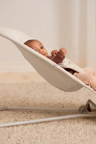 Miniatura 6 de BabyBjörn Bouncer Balance Suave, beige claro, tejido/jersey, tritela Asiento gorila ajustable 2 en 1 para bebé y silla para niños pequeños, recién