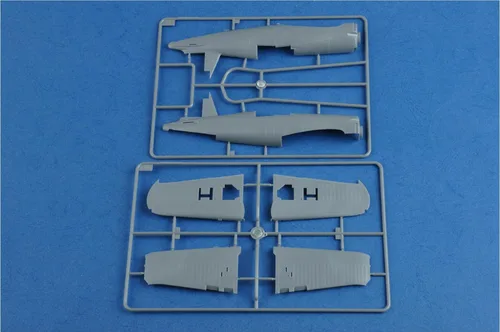Miniatura 7 de Hobby Boss Kit de modelo de avión Corsair F4U-5, pequeño