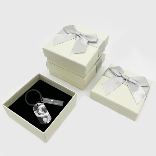 Miniatura 5 de Llavero personalizado seguro para la unidad, llavero personalizado para fotos de pareja, llavero grabado gratis.