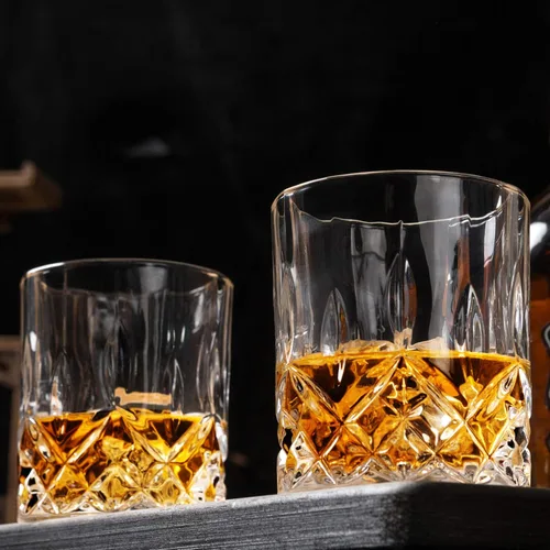 Miniatura 5 de KANARS Juego de 4 vasos de whisky estilo antiguo con caja de lujo - 10 oz. Utensilio de bar con base pesada para whisky escocés, bourbon, licor