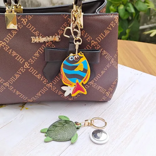 Miniatura 48 de CATCH ON Paquete de 2 fundas de cuero para Airtag para llavero, bonitos accesorios Kawaii adecuados para Airtag