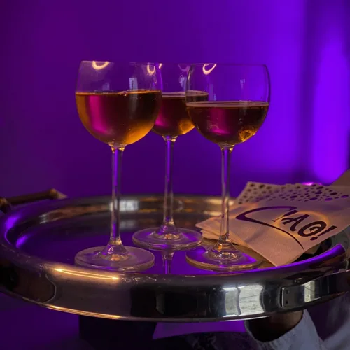 Miniatura 5 de Servilletas de cóctel blancas y doradas – Servilletas de bebidas de 3 capas de 5 x 5 pulgadas a granel – Diseño único para servilletas de postre