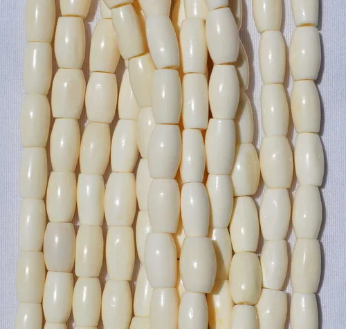 Cuentas naturales genuinas de hueso o cuerno hechas a mano (0.5 pulgadas / 100 piezas) (blanco)