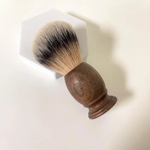 Miniatura 6 de Brocha de afeitar de madera para hombres de VIKINGS BLADE, con respaldo súper fuerte de nudo, mínima caída, espuma rápida, extremadamente suave y 5.