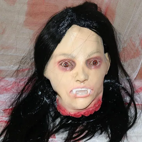 Miniatura 23 de RiceelSor Decoración colgante de cabeza dividida para Halloween, diseño de cadáver sangriento, de terror, de tamaño real, con peluca, disfraz