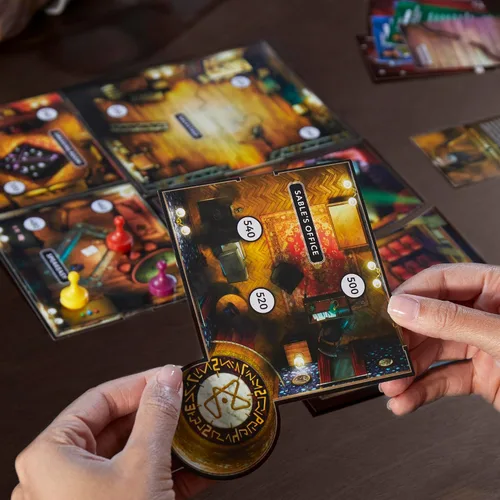 Miniatura 8 de Clue Escape: The Illusionist's Club Juego de mesa Juego familiar de Escape Room Misterio de resolución de 1 vez A partir de 10 años 1-6