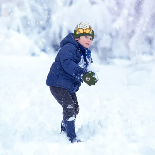 Miniatura 4 de Marvel Avengers - Juego de sombreros de invierno y guantes de nieve para niños y niños pequeños con lindos guantes y gorro suave, pompones esponjosos