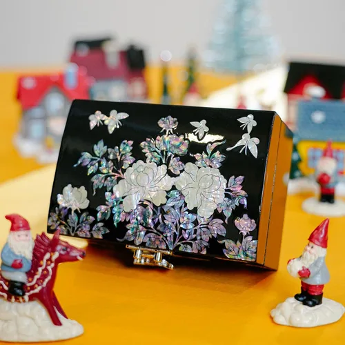 Miniatura 9 de February Mountain Caja pequeña de joyería de nácar con tapa de espejo, organizador de almacenamiento de joyas para aretes, collares, anillos