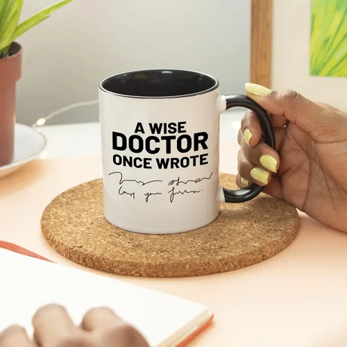 Miniatura 5 de YouNique Designs Taza divertida para médico, 11 onzas, regalos de ceremonia de bata blanca, regalos para hombres y mujeres, regalos de Agarradera
