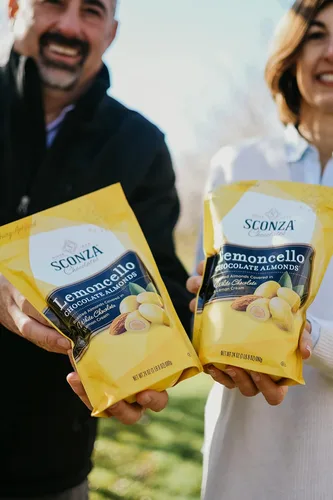 Miniatura 4 de Sconza Lemoncello - Almendras de crema de limón y chocolate blanco, inspiradas en los árboles de limón de Italia, fabricadas en los Estados Unidos