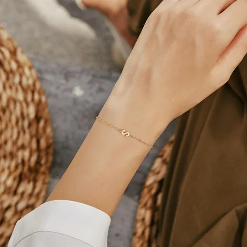 Miniatura 4 de Turandoss - Pulseras de oro con iniciales para mujeres y niñas - Joyería ideal para regalo - Pulsera chapada en plata u oro de 18 k con letras
