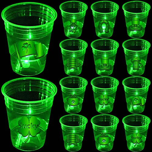 mishunyus 24 tazas brillantes del día de San Patricio, tazas de fiesta de trébol con luces LED, vasos de plástico de 16 onzas para decoración de