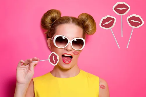 Miniatura 6 de Fruidles Piruleta de tatuaje de labios rojos de San Valentín, media libra, piruleta en forma de labio blanco con labios rojos, caramelo envuelto
