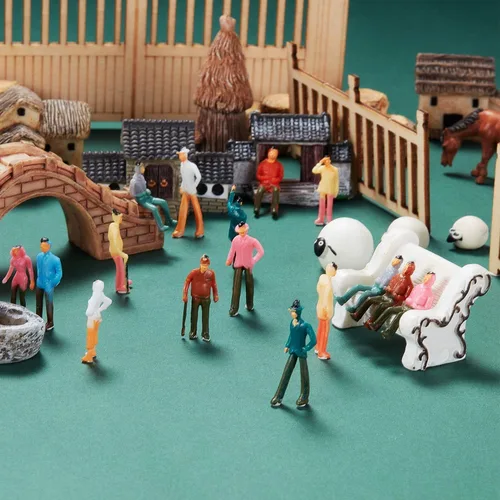 Miniatura 2 de Gejoy 80 piezas de figuras de personas en miniatura a escala 1:75, trenes arquitectónicos, de plástico, de 0.98 pulgadas, mini personas pequeñas