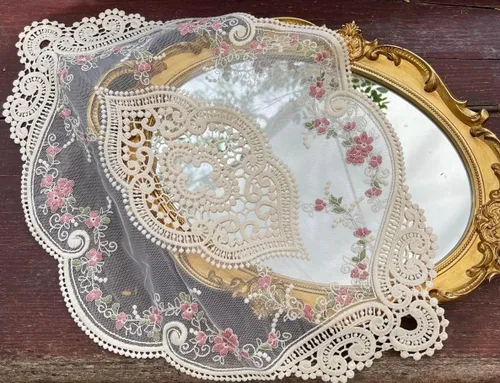 Paquete de 2 manteles individuales ovalados vintage de encaje, exquisitos manteles individuales bordados de flores, 12 x 18 pulgadas (beige)