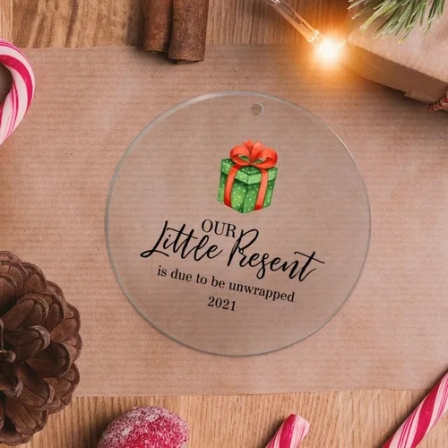 Miniatura 22 de Adornos de copo de nieve personalizados para la familia, con texto en inglés "Have You Hugged A Massage Therapeut", adornos navideños tropicales