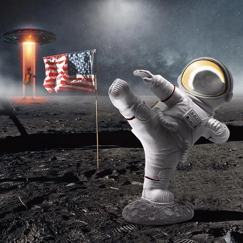 Miniatura 6 de Estatua de astronauta para decoración de escritorio y oficina, mini figuras espaciales para estantes, juegos y decoración de habitación de hombres