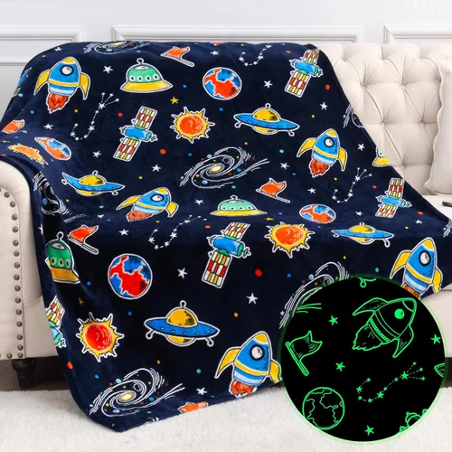 Miniatura 7 de Manta que brilla en la oscuridad con diseño espacial, regalos para niños - Manta de felpa suave con diseño de astronauta, cohete, planeta y estrella