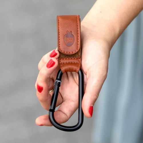 Miniatura 9 de Baby Uma Ganchos para cochecito para bolsas (paquete de 2) – Clips y ganchos estilo cuero para cochecito, accesorios antideslizantes para cochecito