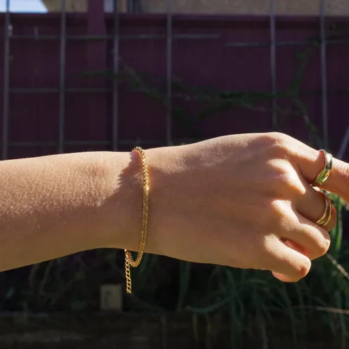 Miniatura 5 de Pulsera delicada de oro para mujer, chapada en oro de 14 quilates, ligera, con diseño de espiga de espiga trenzada, pulsera de malla, dije